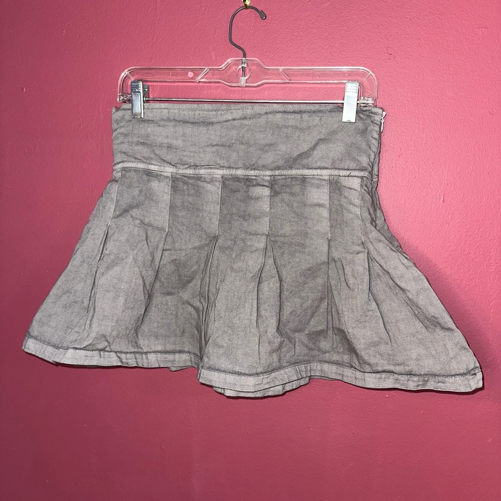 Grey Boohoo pleated mini skirt #miniskirt